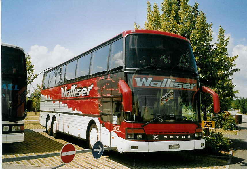 (068'917) - Aus der Schweiz: Walliser, Aadorf - TG 97'728 - Setra am 6. Juli 2004 in Rust, Europapark