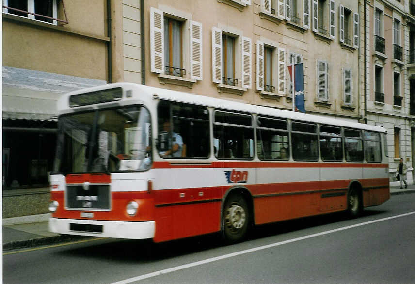 (069'214) - TPN Nyon - VD 1051 - MAN am 8. Juli 2004 beim Bahnhof Nyon