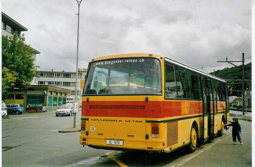 (069'304) - ASW Wintersingen - Nr. 2/BL 7678 - Setra am 10. Juli 2004 beim Bahnhof Sissach