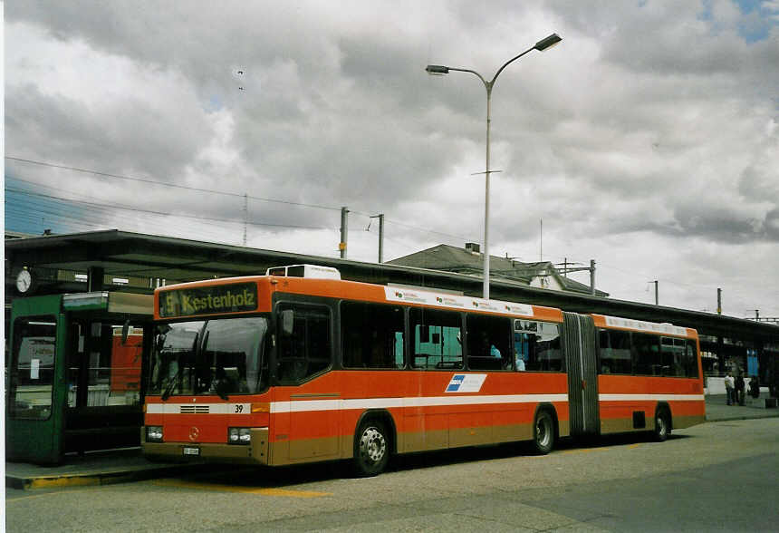 (069'309) - BOGG Wangen b.O. - Nr. 39/SO 21'106 - Mercedes/Hess (ex SOO Olten Nr. 39) am 10. Juli 2004 beim Bahnhof Olten