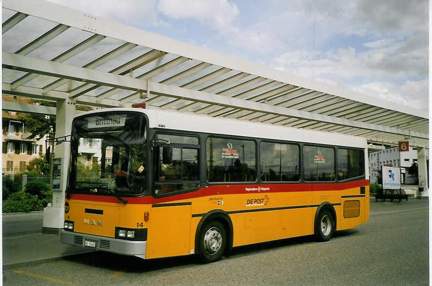 (069'322) - Tschannen, Zofingen - Nr. 14/AG 15'482 - MAN/Lauber am 10. Juli 2004 beim Bahnhof Zofingen