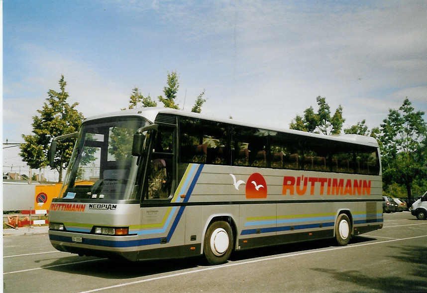 (069'423) - Rttimann, Niederbren - SG 30'552 - Neoplan am 15. Juli 2004 in Thun, Seestrasse