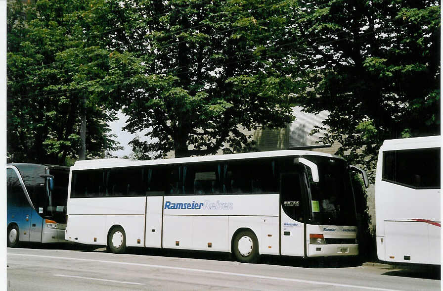 (069'604) - Ramseier, Grosshchstetten - Nr. 17/BE 93'980 - Setra am 23. Juli 2004 in Zrich, Hardau