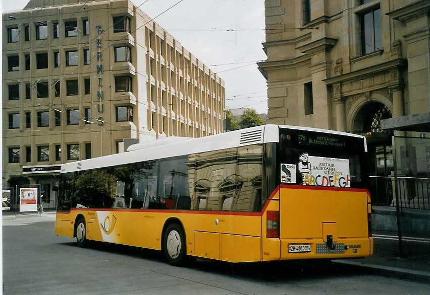 (070'113) - Moser, Flaach - Nr. 9/ZH 480'005 - MAN am 21. August 2004 beim Hauptbahnhof Winterthur