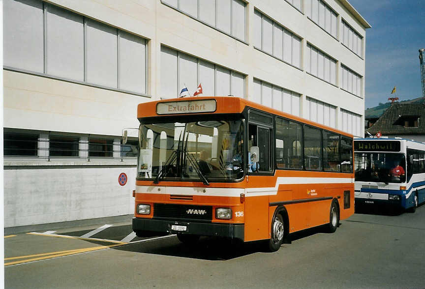 (070'911) - ZVB Zug - Nr. 136/ZG 3396 - NAW/Hess (ex Nr. 46) am 11. September 2004 in Zug, Garage