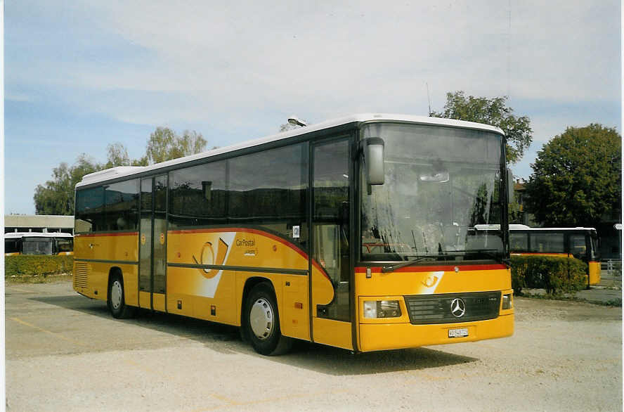 (071'414) - CarPostal Vaud-Fribourg - VD 548'723 - Mercedes am 3. Oktober 2004 in Yverdon, Garage