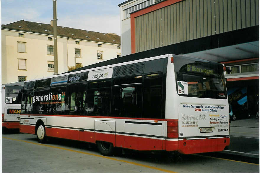 (071'630) - PostAuto Thurgau-Schaffhausen - Nr. 76/TG 158'100 - Neoplan (ex P 23'206) am 4. Oktober 2004 beim Bahnhof Frauenfeld