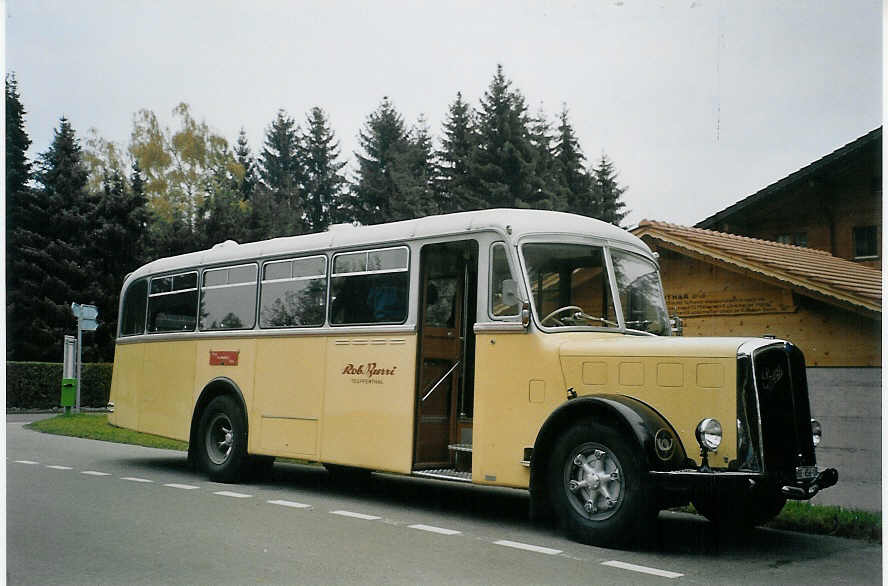 (072'430) - Burri, Teuffenthal - BE 656 U - Saurer/R&J am 31. Oktober 2004 in Teuffenthal, Post