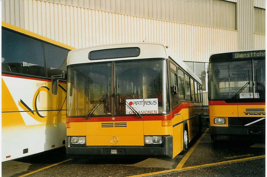 (072'715) - Engeloch, Riggisberg - Nr. 3 - Mercedes/R&J (ex P 25'304) am 27. November 2004 in Biel, Rattinbus