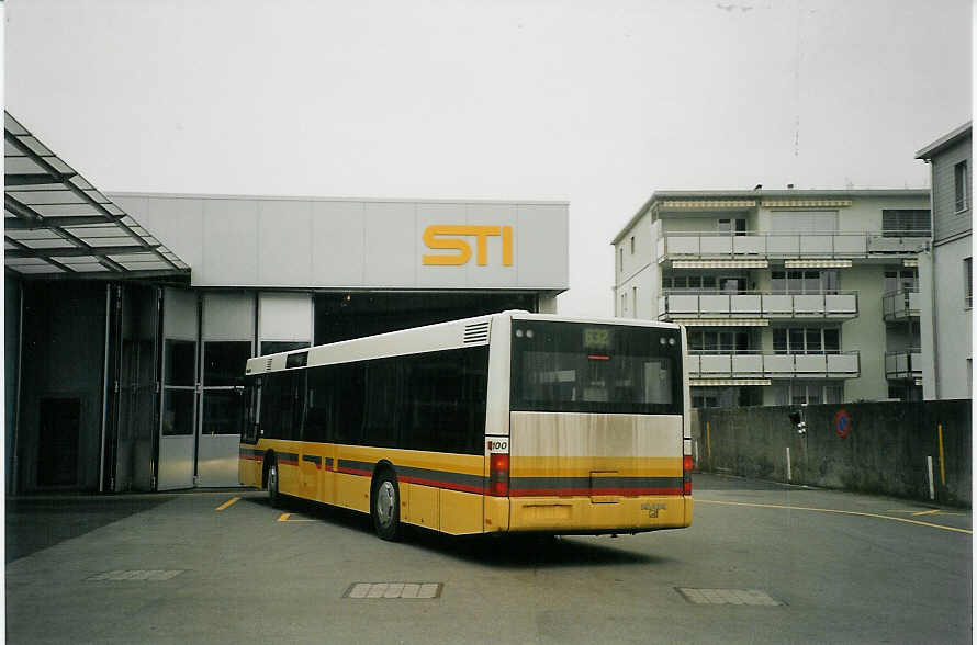 (072'834) - STI Thun - Nr. 100 - MAN am 29. November 2004 in Thun, Garage