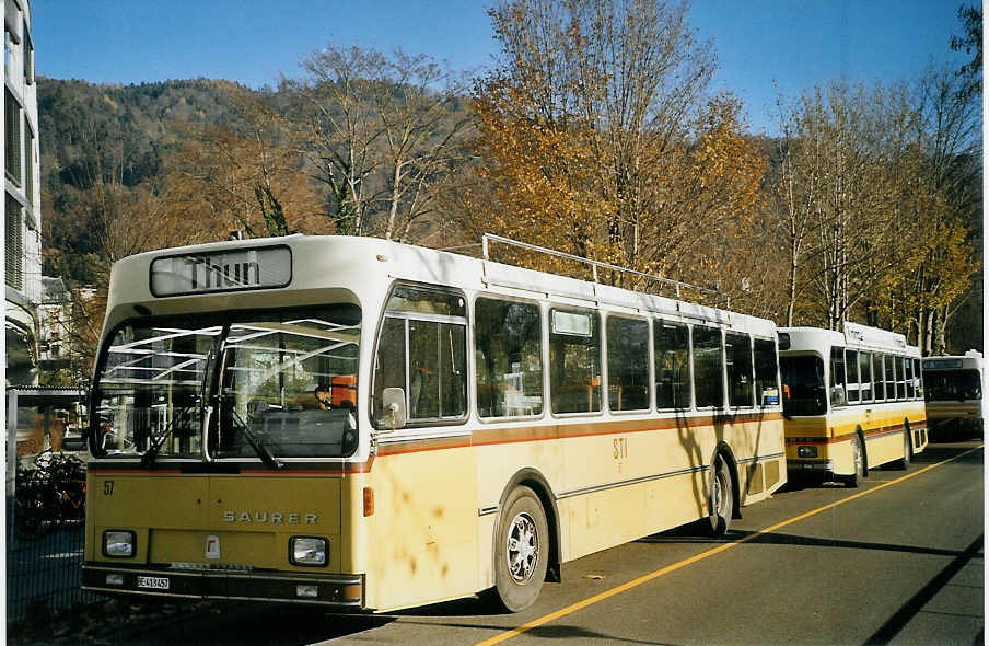 (072'913) - STI Thun - Nr. 57/BE 413'459 - Saurer/R&J am 3. Dezember 2004 bei der Schifflndte Thun