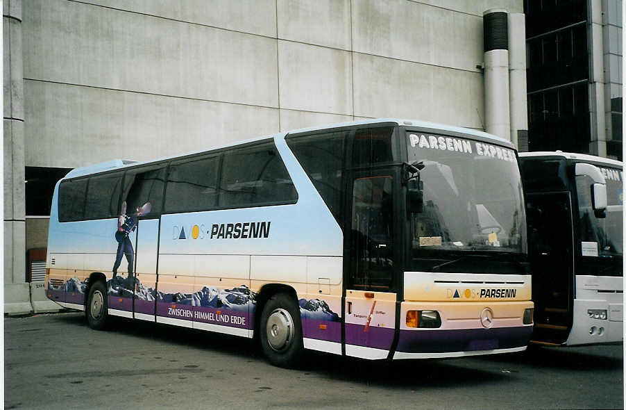 (072'935) - Stiffler, Davos - GR 2603 - Mercedes am 11. Dezember 2004 in Zrich, Flughafen