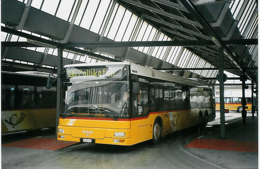 (073'322) - PostAuto Bern-Freiburg-Solothurn - Nr. 651/BE 601'341 - MAN am 20. Dezember 2004 in Bern, Postautostation