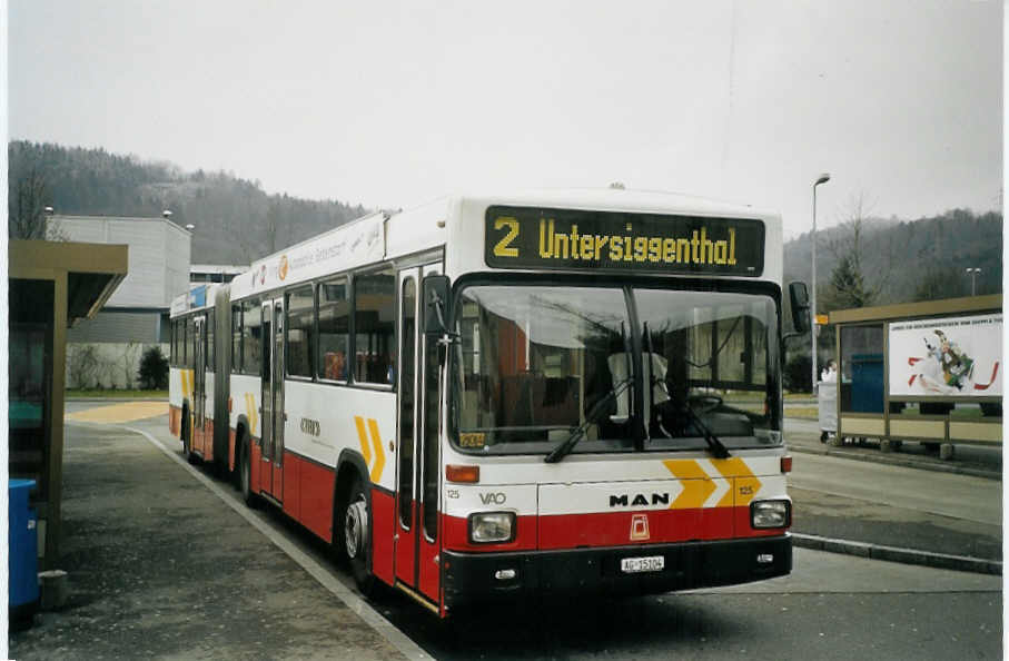 (073'419) - RVBW Wettingen - Nr. 125/AG 15'104 - MAN/R&J am 28. Dezember 2004 in Spreitenbach, Shopping Center