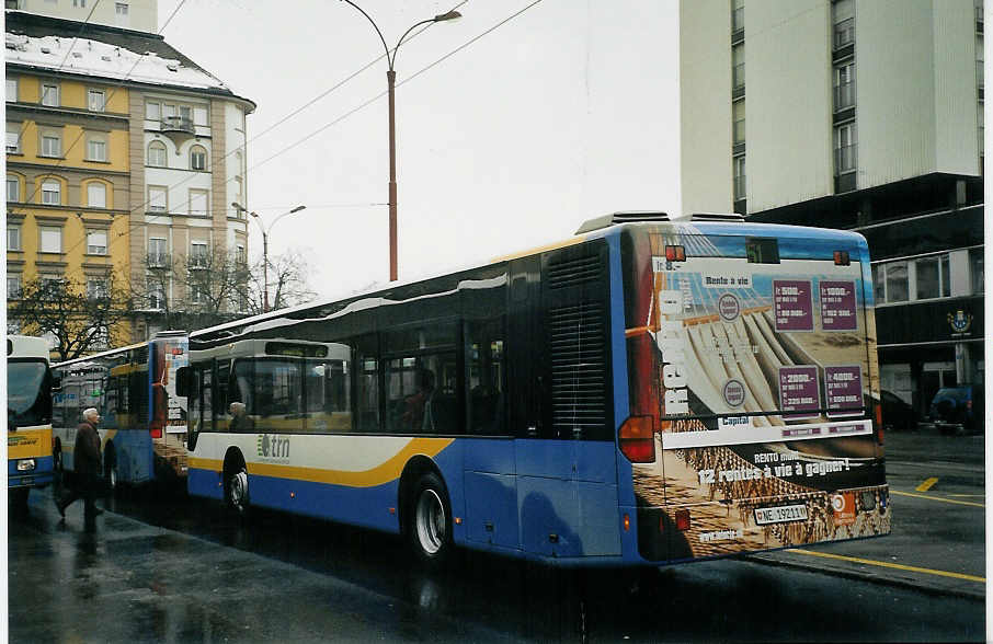 (073'519) - TC La Chaux-de-Fonds - Nr. 211/NE 19'211 - Mercedes am 1. Januar 2005 beim Bahnhof La Chaux-de-Fonds