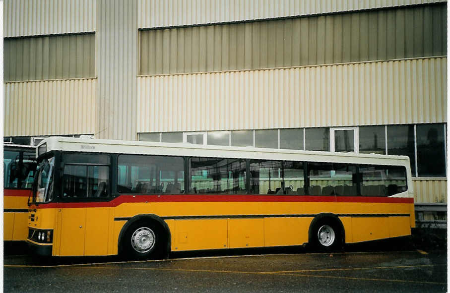 (073'711) - Keller, Hottwil - Nr. 2 - Volvo/FHS am 3. Januar 2005 in Biel, Rattinbus