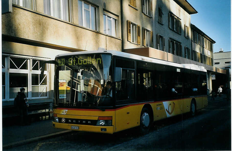 (073'819) - PostAuto St. Gallen-Appenzell - SG 267'013 - Setra (ex P 25'802) am 8. Januar 2005 beim Bahnhof Herisau