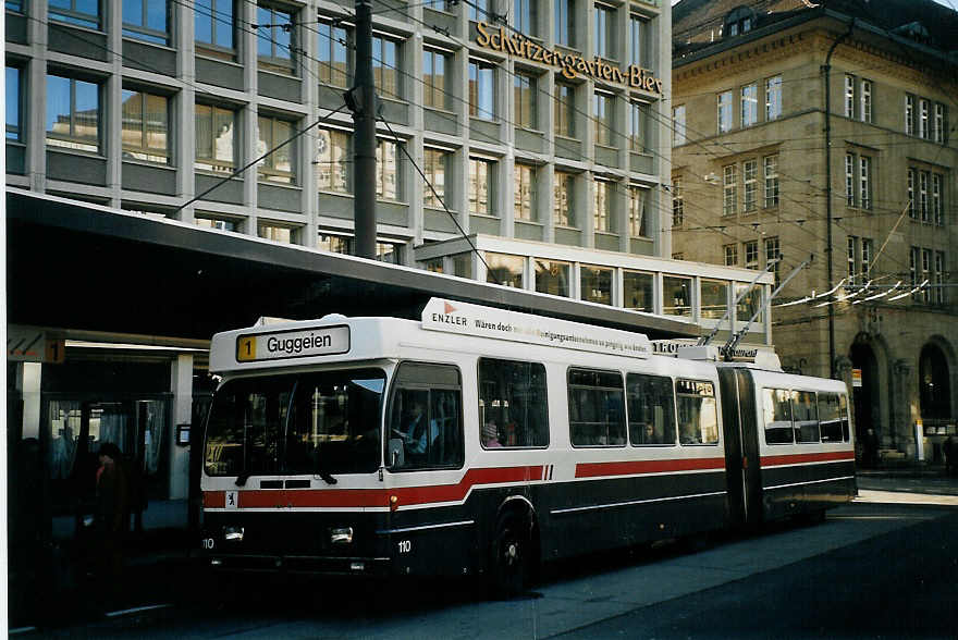 (073'828) - VBSG St. Gallen - Nr. 110 - Saurer/Hess Gelenktrolleybus am 8. Januar 2005 beim Bahnhof St. Gallen