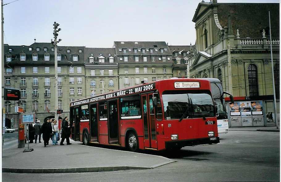 (074'528) - Bernmobil, Bern - Nr. 109/BE 500'109 - Volvo/R&J am 10. Februar 2005 beim Bahnhof Bern