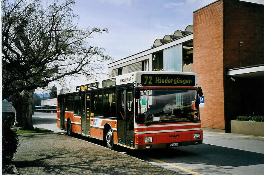 (075'822) - BOGG Wangen b.O. - Nr. 19/SO 136'222 - MAN (ex AGO Olten Nr. 19) am 31. Mrz 2005 beim Bahnhof Schnenwerd