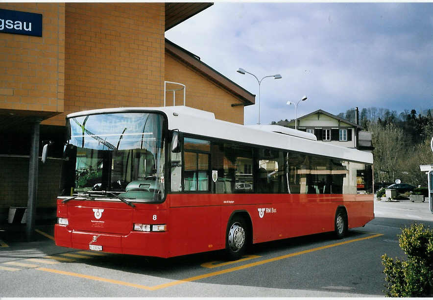 (076'110) - AAGK Koppigen - Nr. 8/BE 230'947 - Volvo/Hess am 10. April 2005 beim Bahnhof Hasle-Regsau