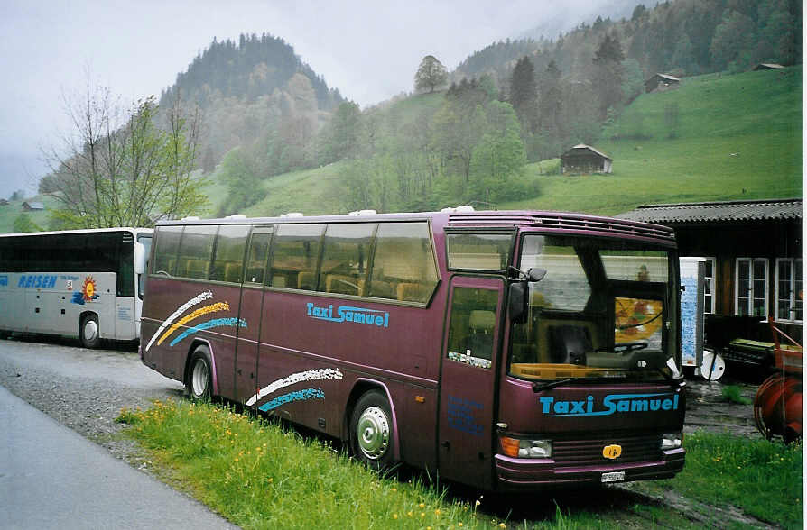 (076'608) - Stryffeler, Boltigen - BE 550'470 - Drgmller (ex Meister, Thun) am 16. Mai 2005 in Boltigen, Garage