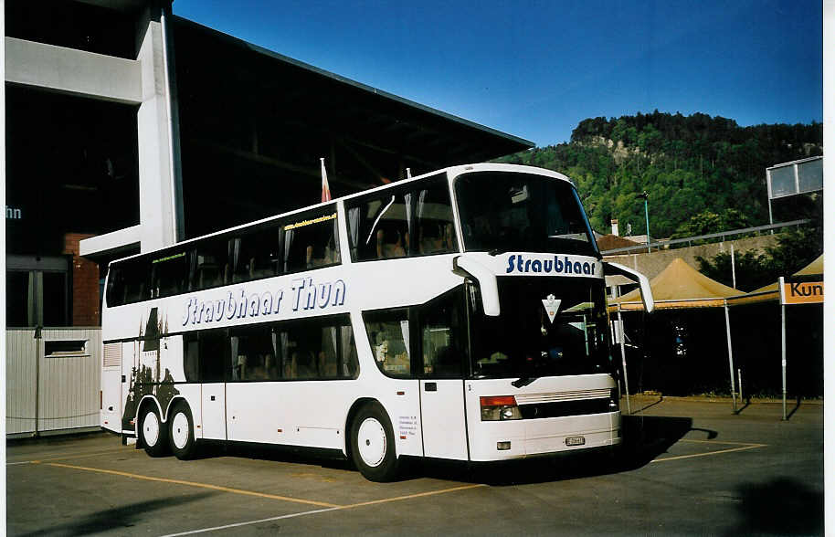 (076'705) - Straubhaar, Thun - Nr. 3/BE 206'633 - Setra am 24. Mai 2005 in Thun, Grabengut