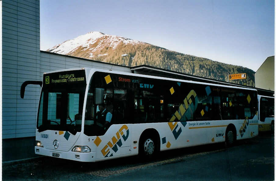 (076'721) - VBD Davos - Nr. 1/GR 1858 - Mercedes am 26. Mai 2005 beim Bahnhof Davos-Dorf