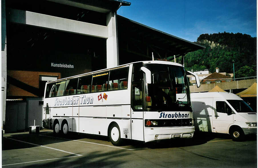 (077'013) - Straubhaar, Thun - Nr. 5/BE 431'038 - Setra am 2. Juni 2005 in Thun, Grabengut