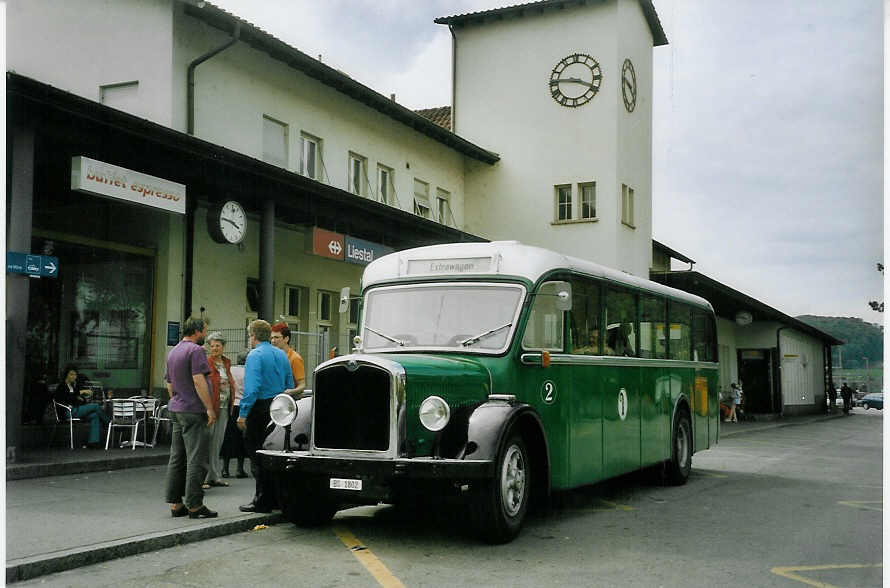 (077'313) - BVB Basel - Nr. 2/BS 1802 - Saurer/Reinb.+Chr. (ex Nr. 3) am 5. Juni 2005 beim Bahnhof Liestal