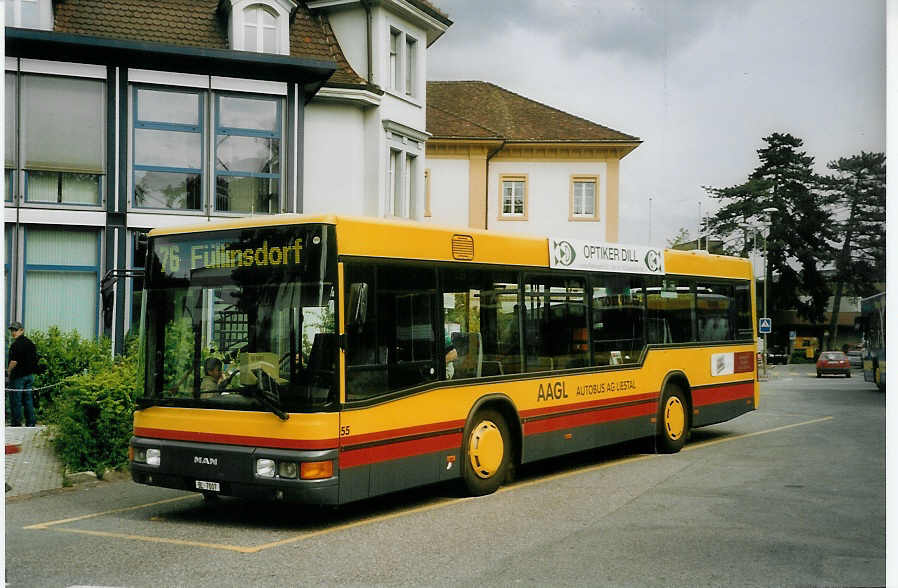 (077'321) - AAGL Liestal - Nr. 55/BL 7007 - MAN/Lauber am 5. Juni 2005 beim Bahnhof Liestal