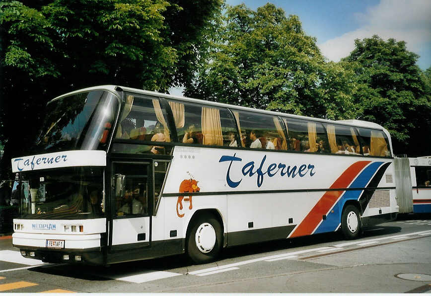 (077'808) - Aus Oesterreich: Tafener, Gldnitz - FE TAF 1 - Neoplan am 18. Juni 2005 beim Bahnhof Luzern