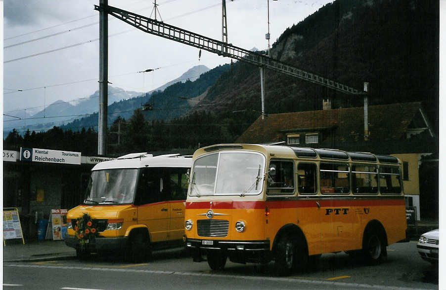 (078'130) - Schmid, Thrishaus - Nr. 9/BE 26'105 - Saurer/R&J (ex Geiger, Adelboden Nr. 9) am 25. Juni 2005 beim Bahnhof Reichenbach