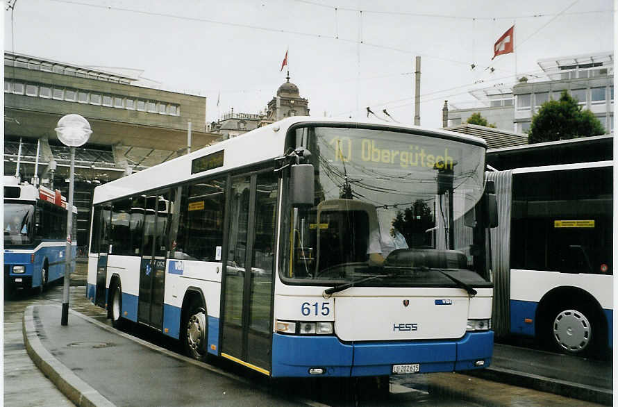 (078'430) - VBL Luzern - Nr. 615/LU 202'615 - Scania/Hess am 11. Juli 2005 beim Bahnhof Luzern