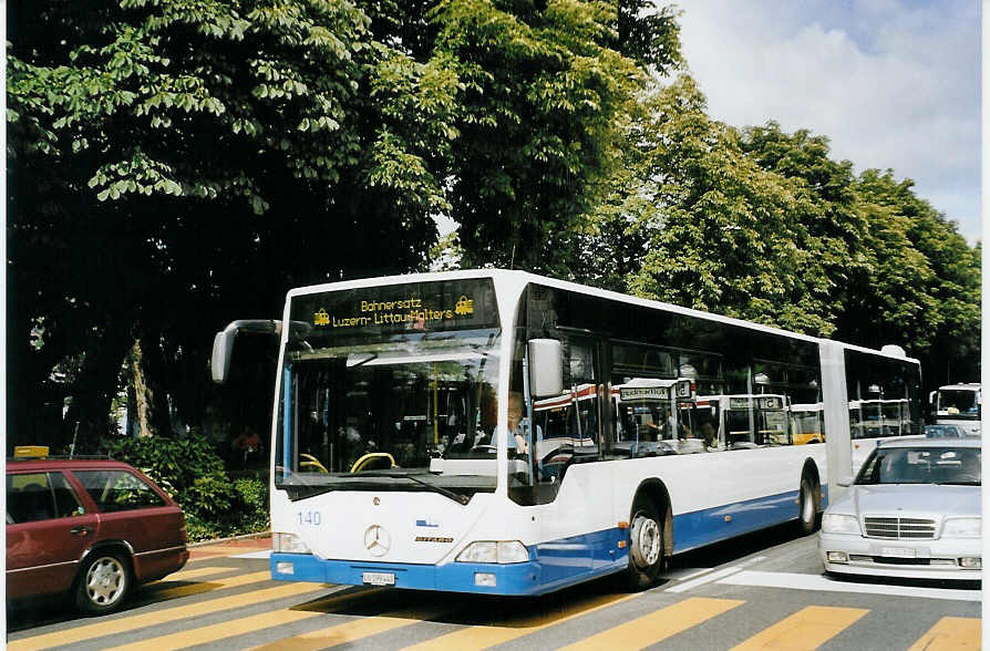 (078'536) - VBL Luzern - Nr. 140/LU 199'440 - Mercedes am 11. Juli 2005 beim Bahnhof Luzern