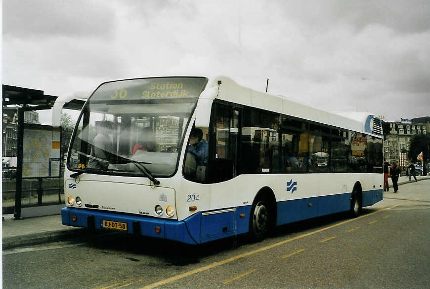 (078'627) - GVB Amsterdam - Nr. 204/BJ-DT-58 - DAF/Berkhof am 20. Juli 2005 beim Bahnhof Amsterdam