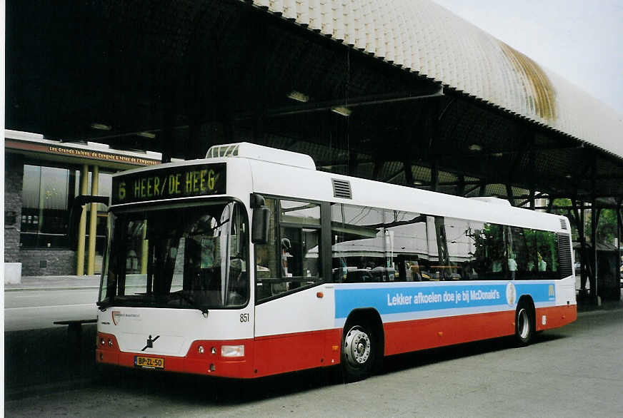 (079'103) - Stadsbus, Maastricht - Nr. 851/BP-ZL-50 - Volvo am 23. Juli 2005 beim Bahnhof Maastricht