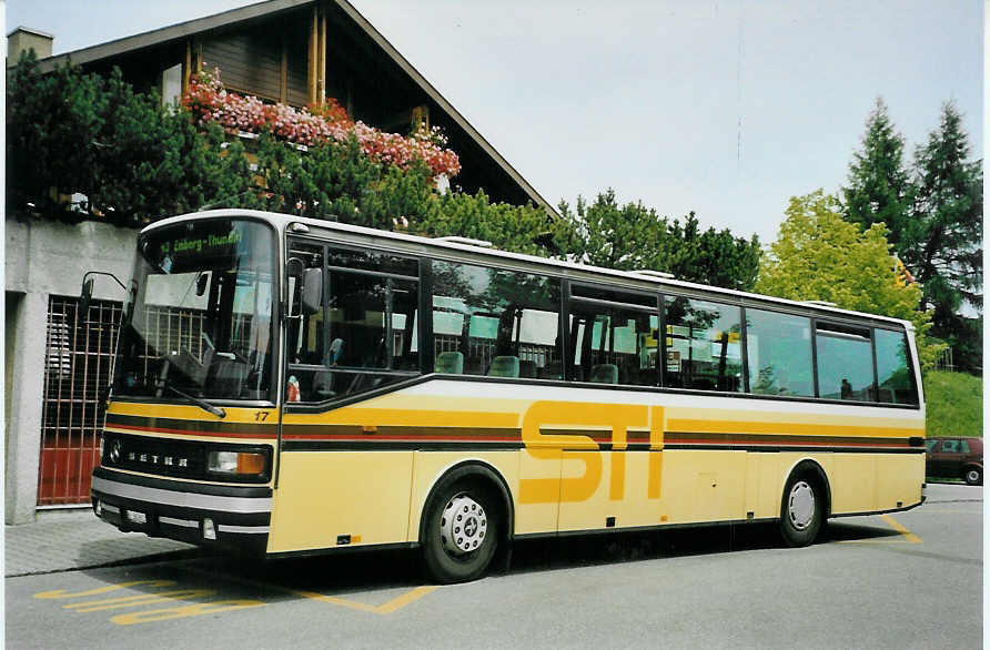 (079'229) - STI Thun - Nr. 17/BE 363'613 - Setra (ex AvH Heimenschwand Nr. 7) am 29. Juli 2005 in Heimenschwand, Post