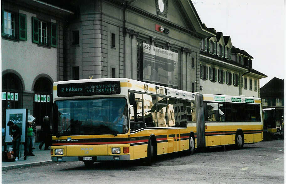 (079'634) - STI Thun - Nr. 73/BE 387'073 - MAN am 24. August 2005 beim Bahnhof Thun