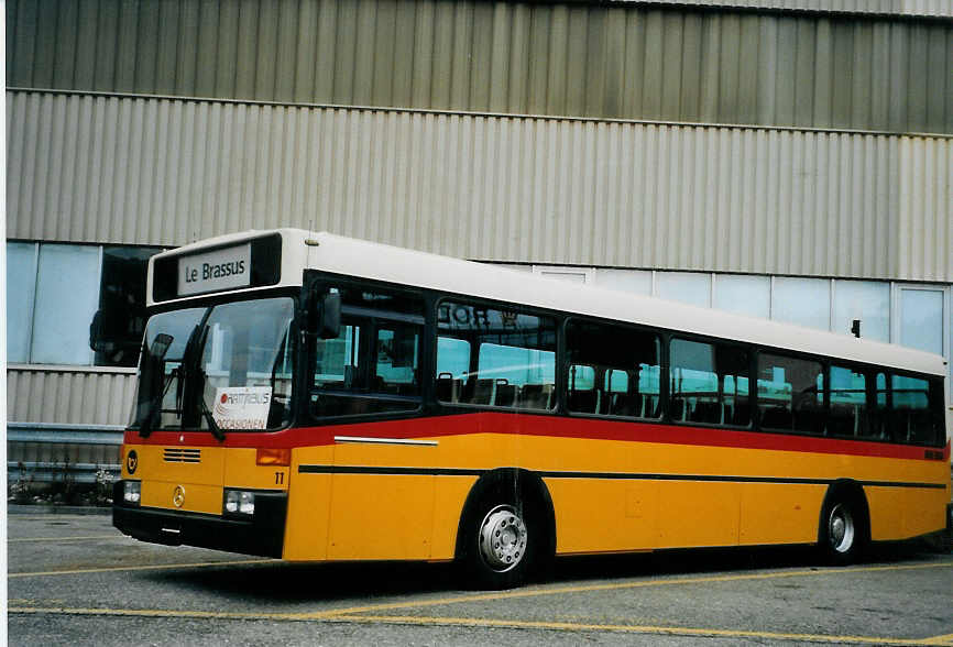 (079'936) - SAPJV, L'Isle - Nr. 11 - Mercedes/R&J am 27. August 2005 in Biel, Rattinbus