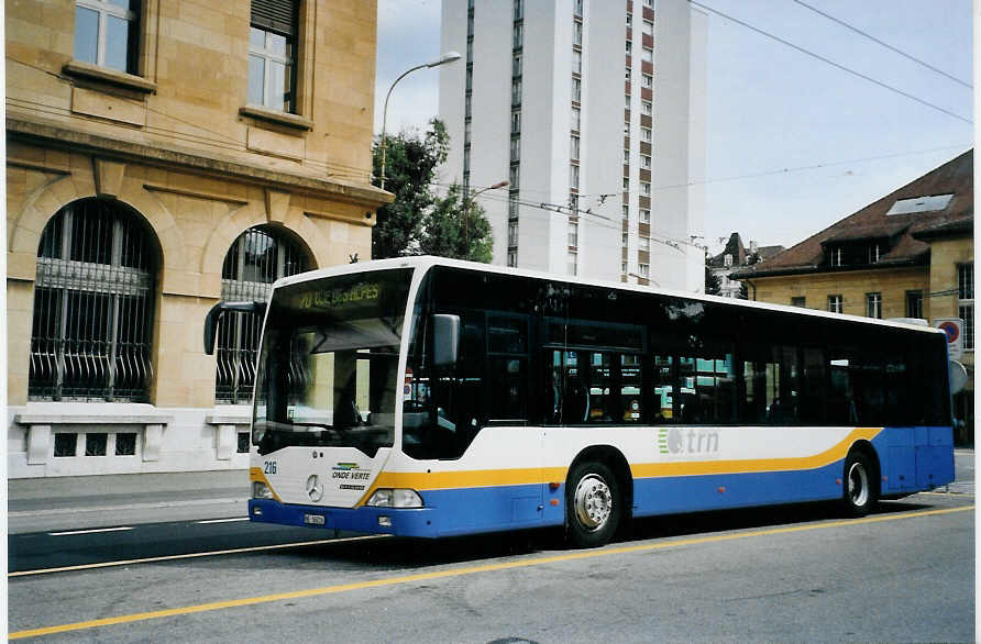 (080'006) - TC La Chaux-de-Fonds - Nr. 216/NE 56'216 - Mercedes am 27. August 2005 beim Bahnhof La Chaux-de-Fonds