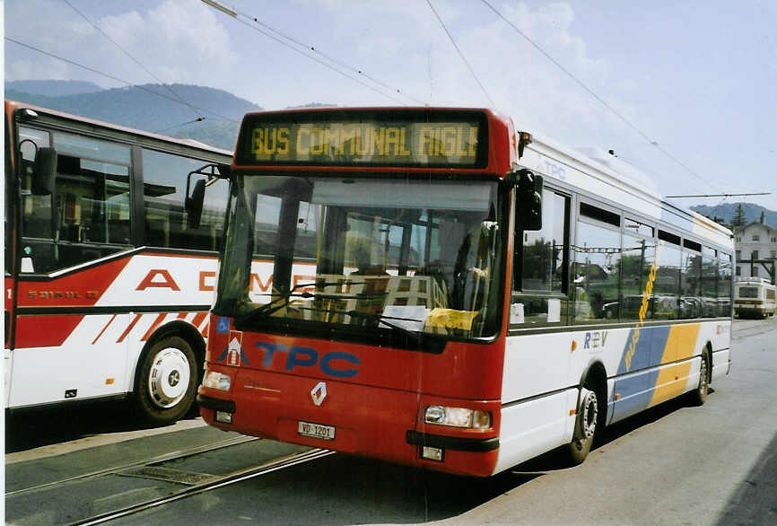 (080'301) - TPC Aigle - VD 1201 - Renault am 3. September 2005 beim Bahnhof Aigle