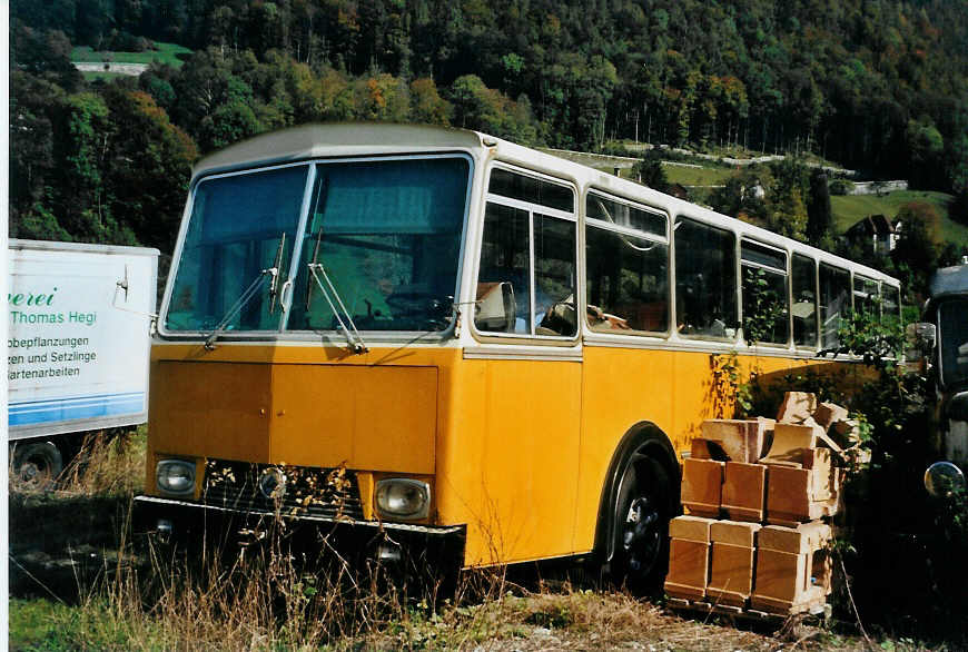 (081'205) - Oldie-Tours Zrisee, Wollerau - Nr. 16 - Saurer/R&J am 20. Oktober 2005 in Nfels