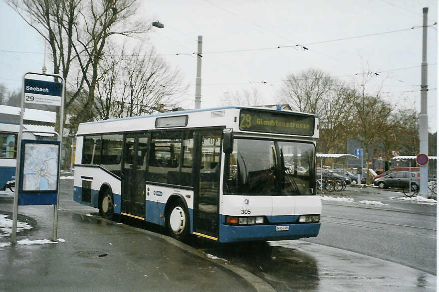 (081'627) - VBZ Zrich - Nr. 305/ZH 654'305 - Neoplan am 28. November 2005 beim Bahnhof Zrich-Seebach