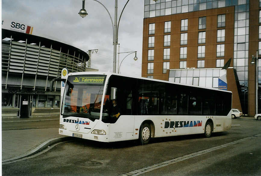 (081'721) - Dresmann, Freiburg - FR-AU 628 - Mercedes am 3. Dezember 2005 beim Bahnhof Freiburg