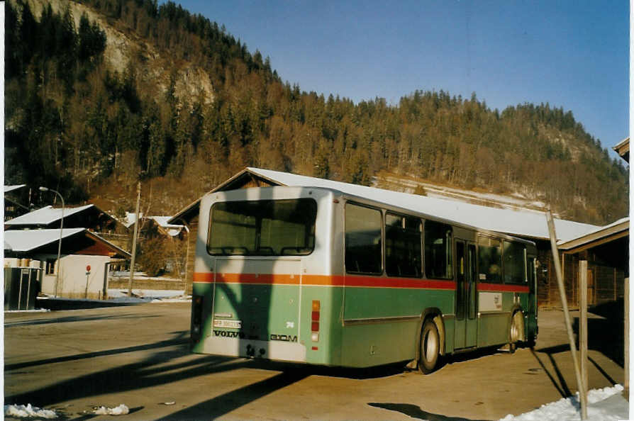 (081'814) - TPF Fribourg - Nr. 74/FR 300'233 - Volvo/R&J (ex GFM Fribourg Nr. 74) am 11. Dezember 2005 beim Bahnhof Boltigen