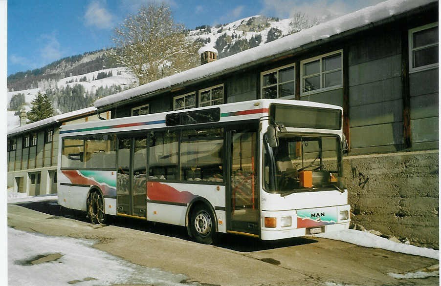 (082'104) - AFA Adelboden - Nr. 56/BE 611'055 - MAN (ex ASm Langenthal) am 26. Dezember 2005 in Lenk, Gutenbrunnenstrasse