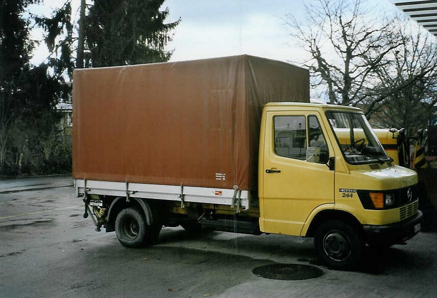 (082'707) - Aus dem Archiv: STI Thun - Nr. 244/BE 11'757 - Mercedes (ex Nr. 144) am 22. Januar 2006 in Thun, Garage