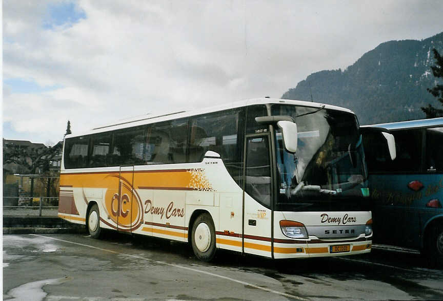 (082'714) - Aus Luxemburg: Demy Cars, Keispelt - DC 1101 - Setra am 22. Januar 2006 beim Bahnhof Interlaken West