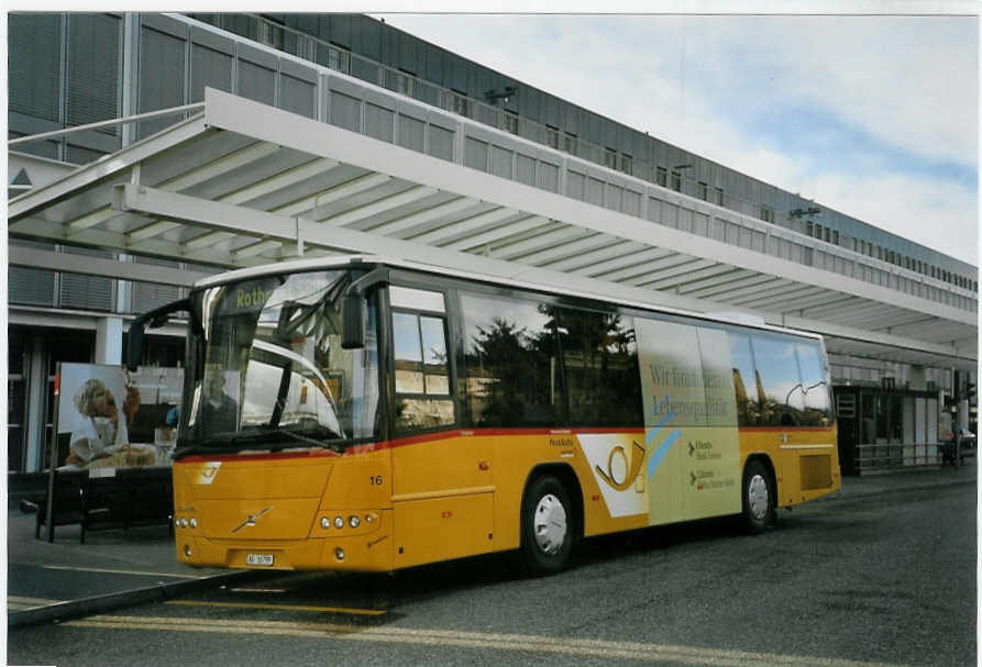 (083'108) - Tschannen, Zofingen - Nr. 16/AG 16'799 - Volvo am 18. Februar 2006 beim Bahnhof Zofingen